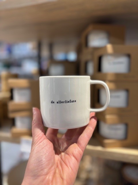 Koffiemokken met tekst